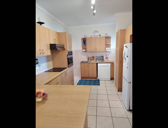 3 BEDROOM HOUSE FOR SALE IN SANDBAAI